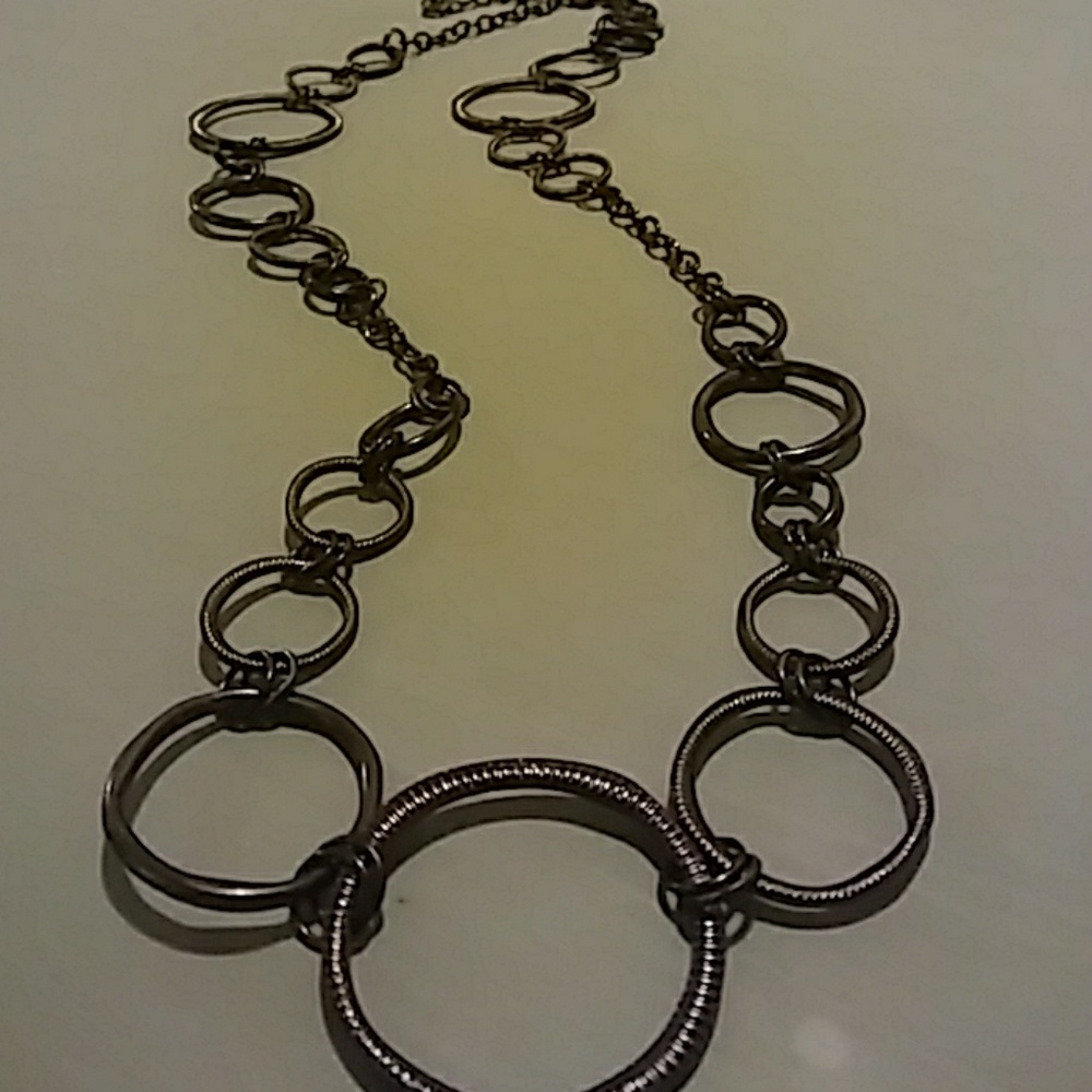 Lia Sophia chain link necklace!