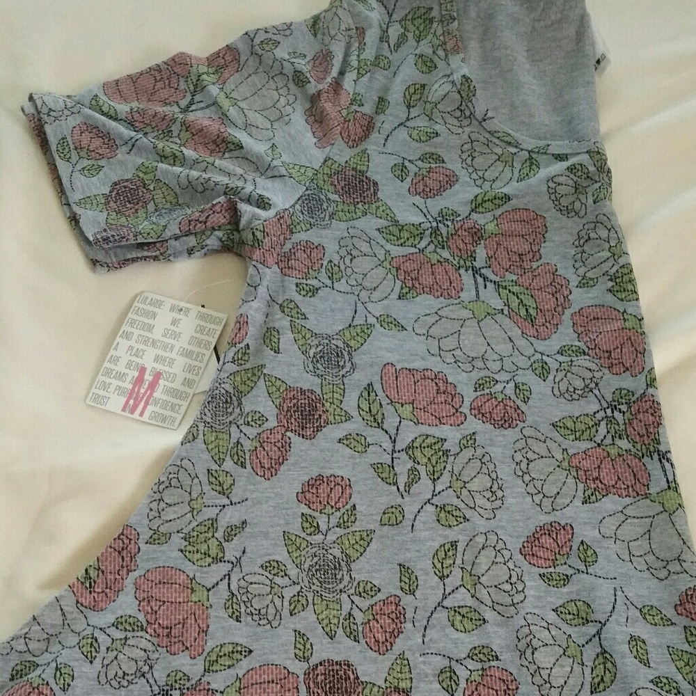 Lularoe M Perfect T