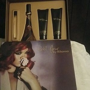 Reb'l fleur by Rihanna