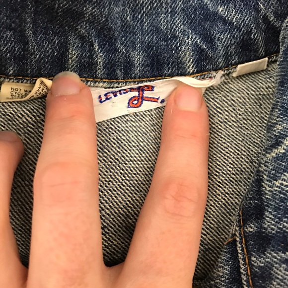 ❌SOLD❌Vintage Levi's Denim Jean Jacket - Picture 2 of 4