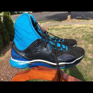 Under Armor Men’s High Top Shoes Size 11.5