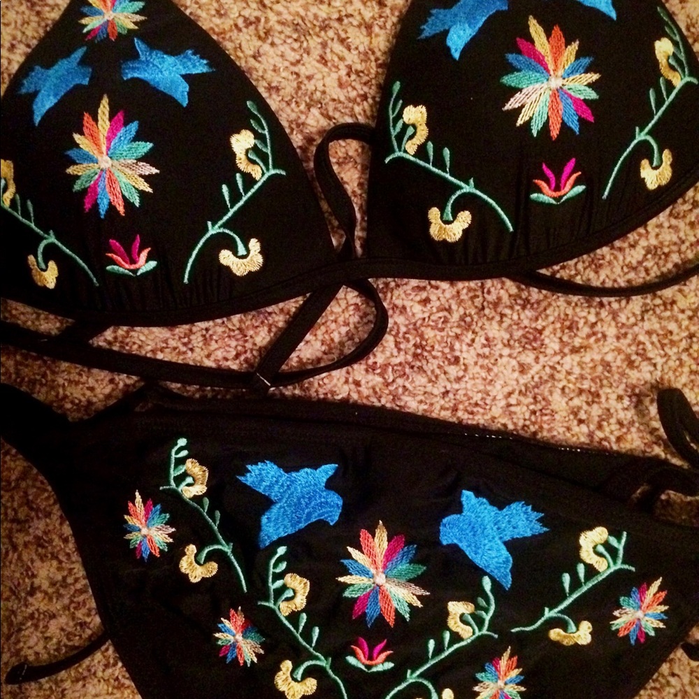 Floral Bikini - Picture 2 of 2