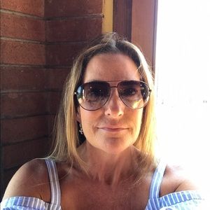 Meet your Posher, Lia