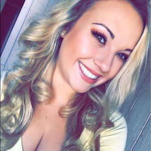 Meet your Posher, Casey