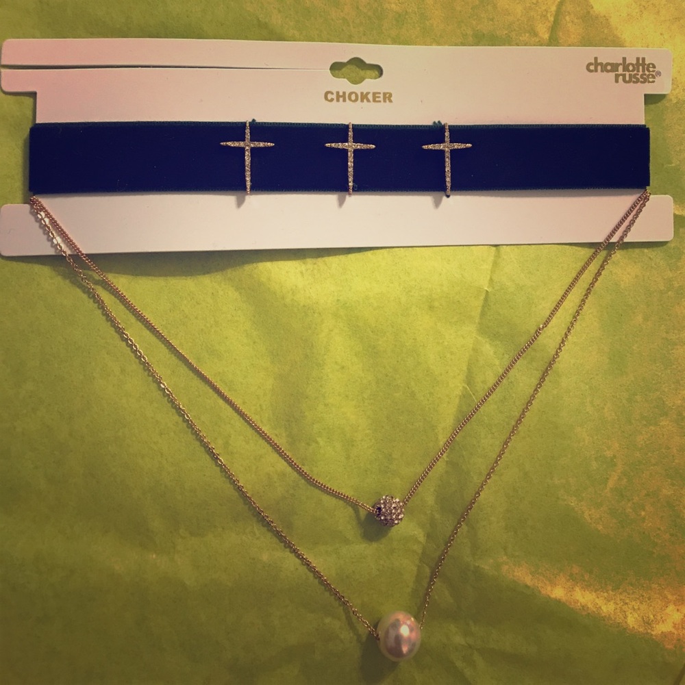 Layering Velvet Choker and Necklace