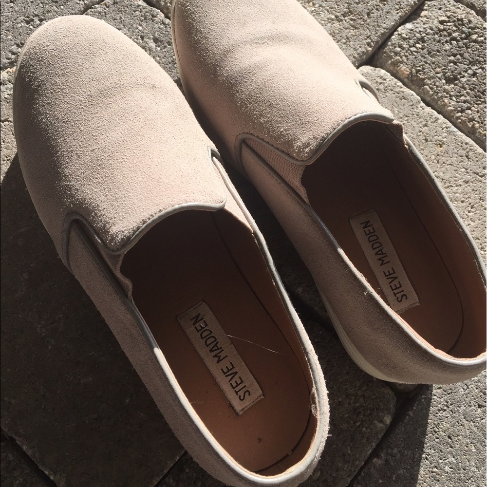 Light-grey suede-like platform shoes