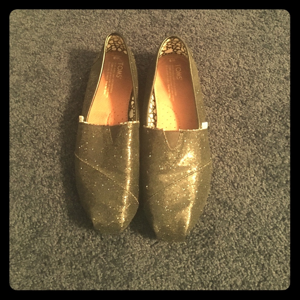Sparkling black Toms
