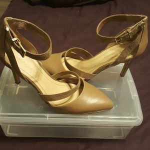 BCBG Nude Pumps