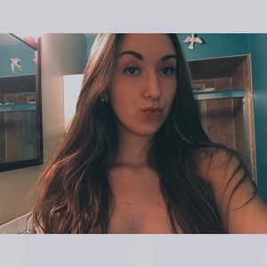 Meet your Posher, Alyssa