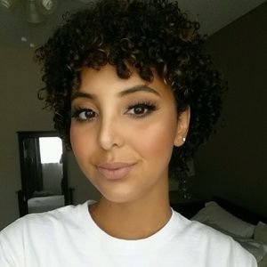 Meet your Posher, Alexandra