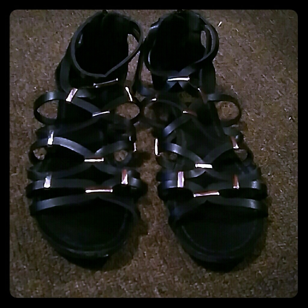 Sandal's