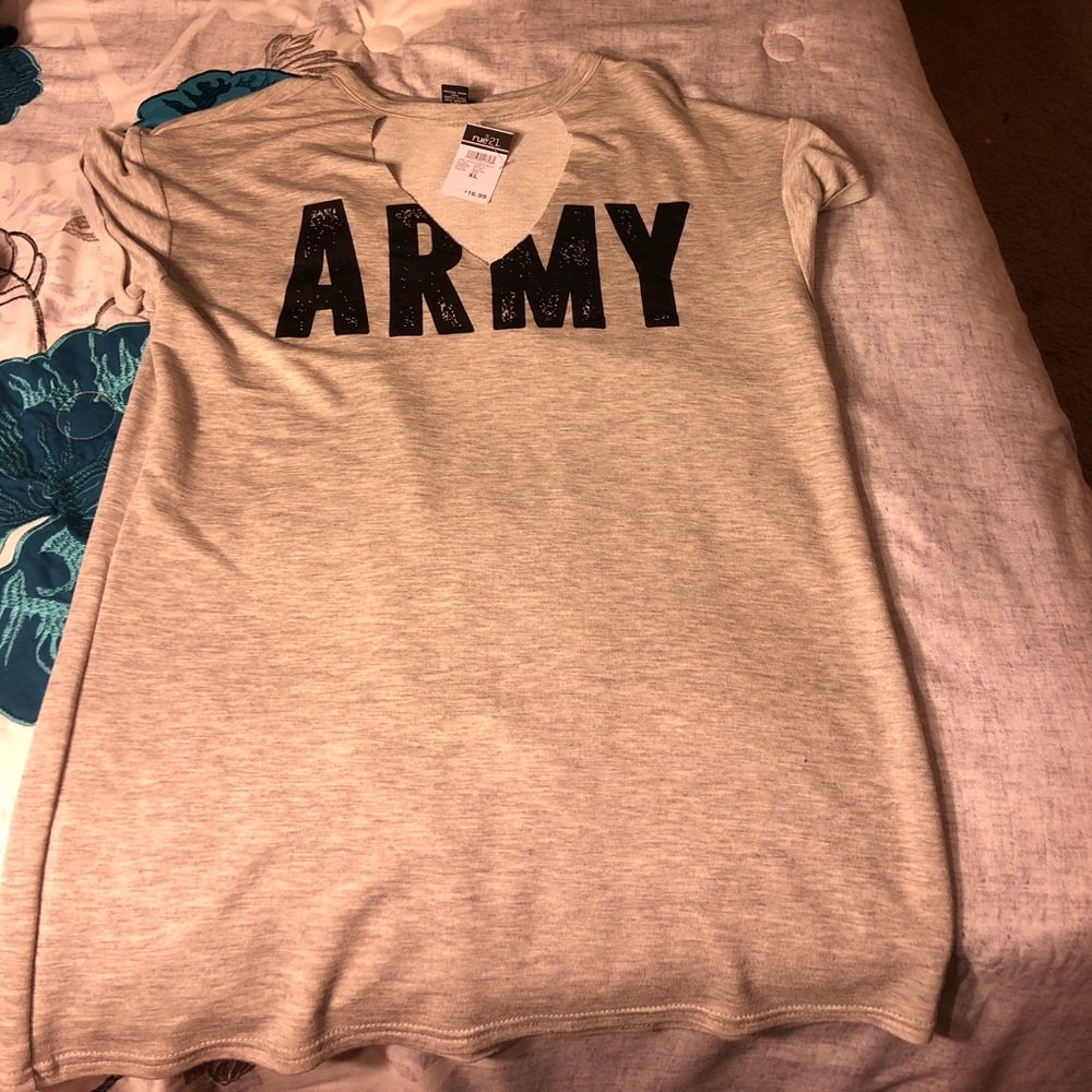 Rue 21 army top