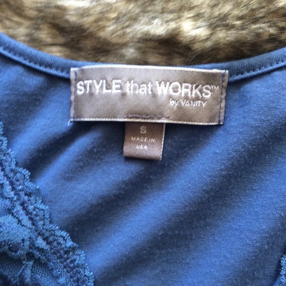 Vanity Ruched lace panel blouse - Picture 3 of 3