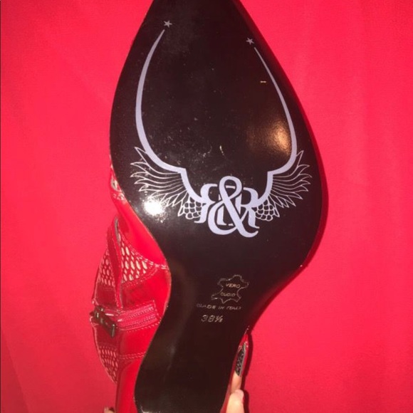 Red Heels - Picture 4 of 4