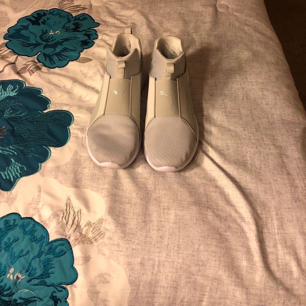 Puma soft foam shoes