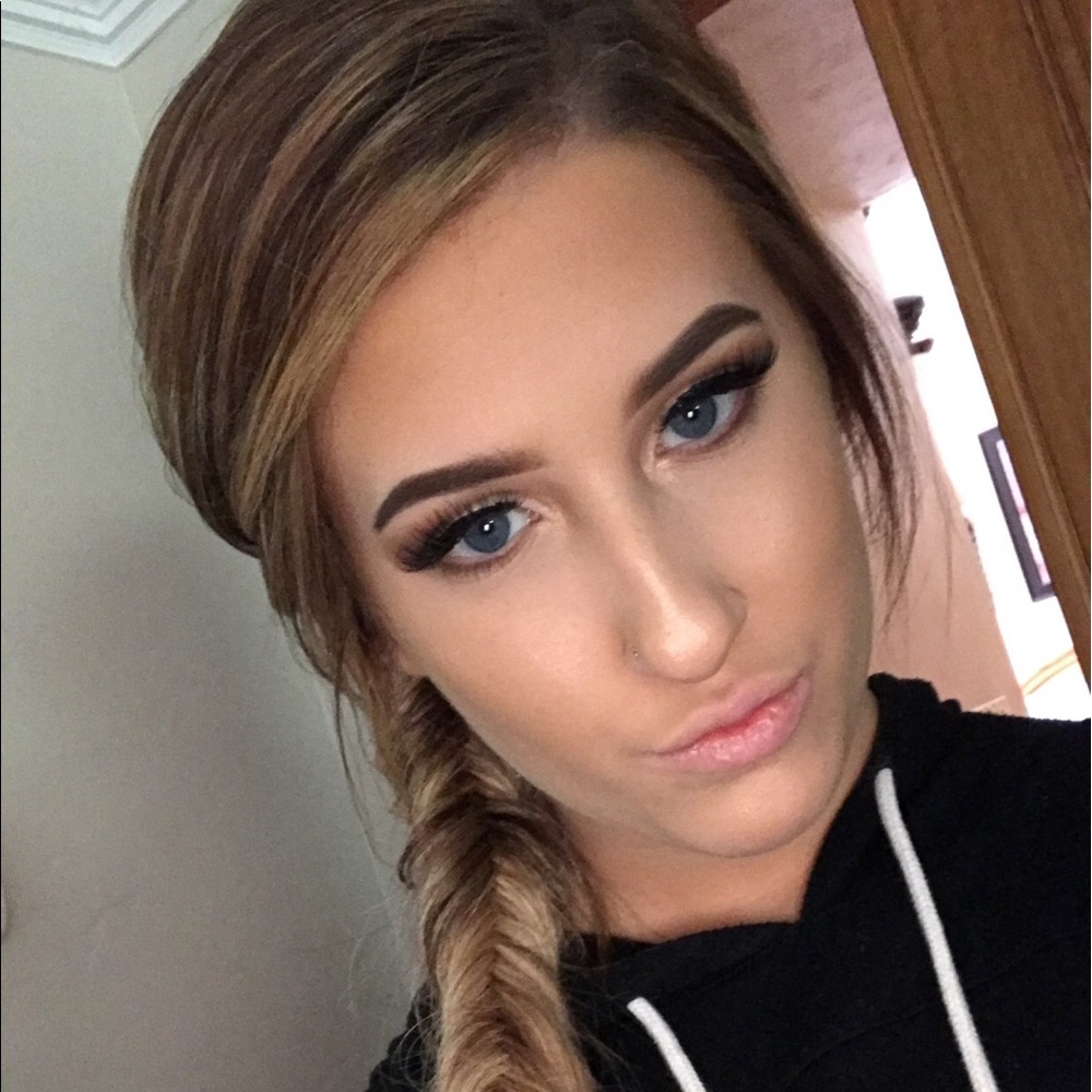 Meet your Posher, Kenzie