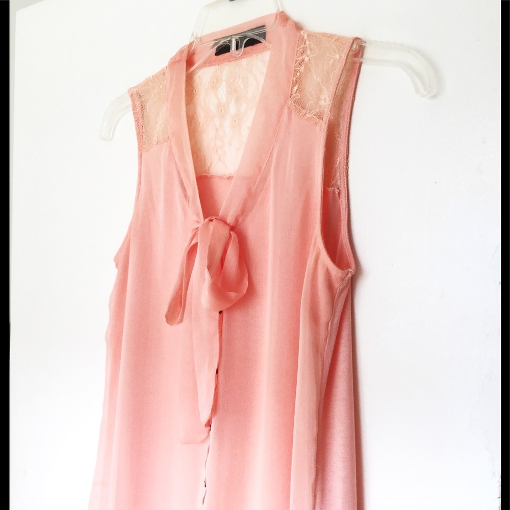 🔴💲. ✨🌹HP🌹✨Peach lace and silky chiffon top