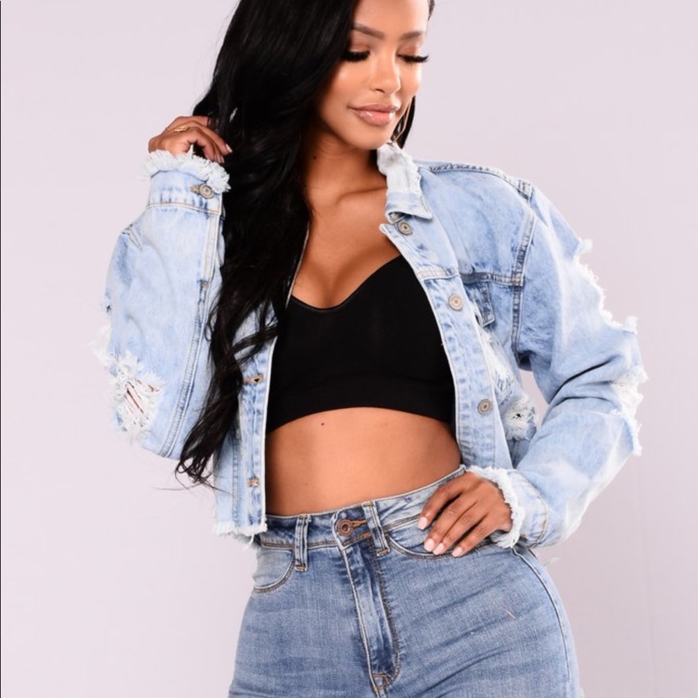 ❗️⭕️ SOLD Brand New Fashion Nova Cropped Light