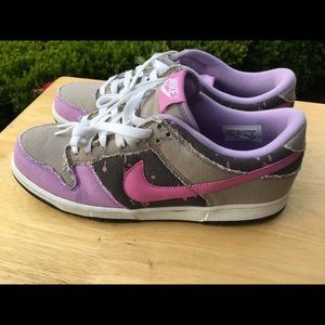 New Women’s Nike Shoes Size 11.5