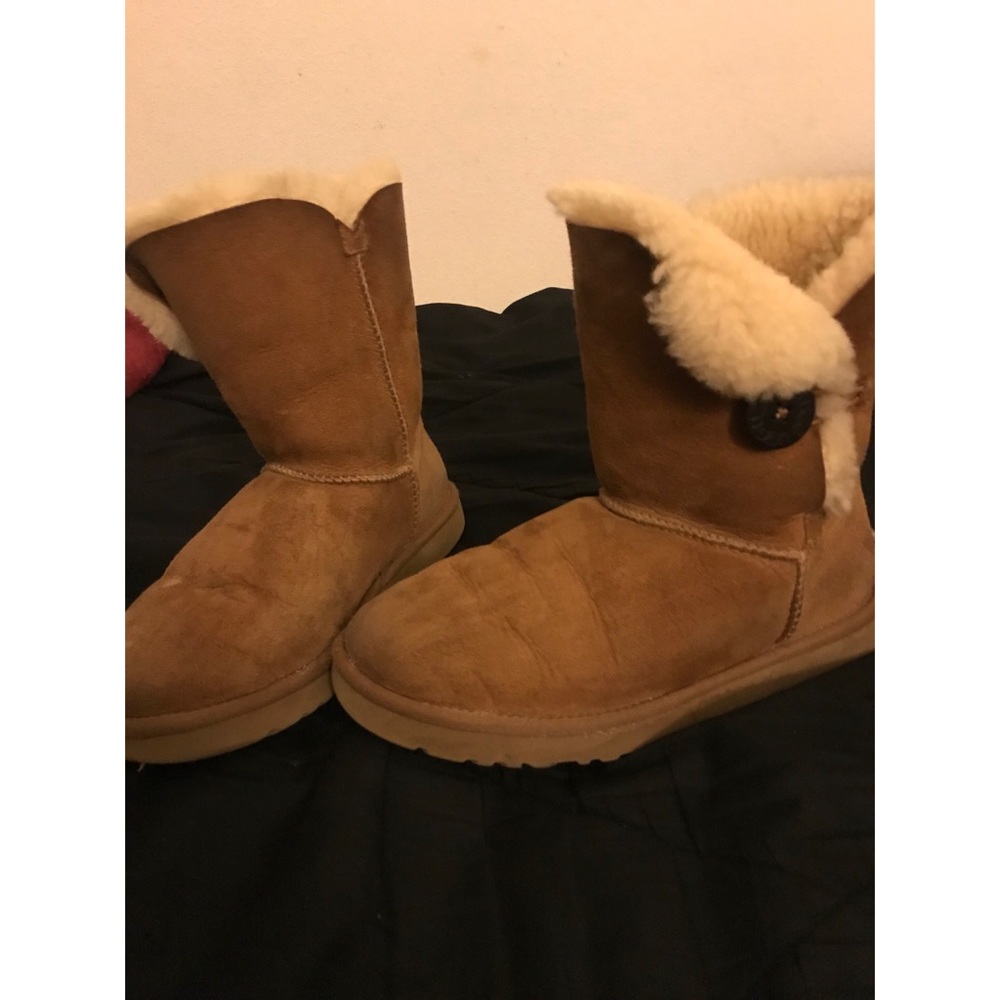 UGG boots! Size: 7 in adult.