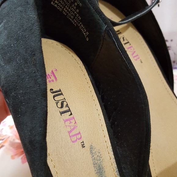 Black heels - Picture 2 of 4