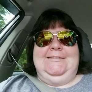 Meet your Posher, Carrie