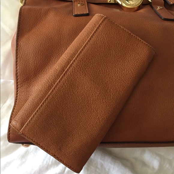 Authentic MK classic Hamilton luggage - Picture 4 of 7