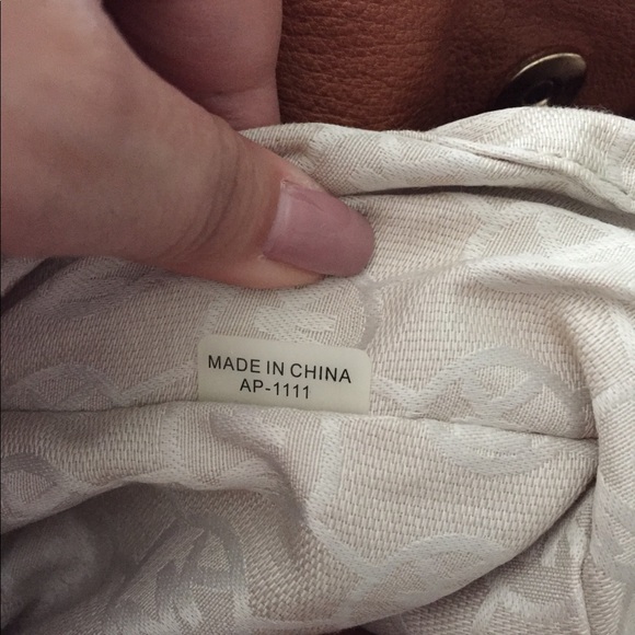 Authentic MK classic Hamilton luggage - Picture 7 of 7