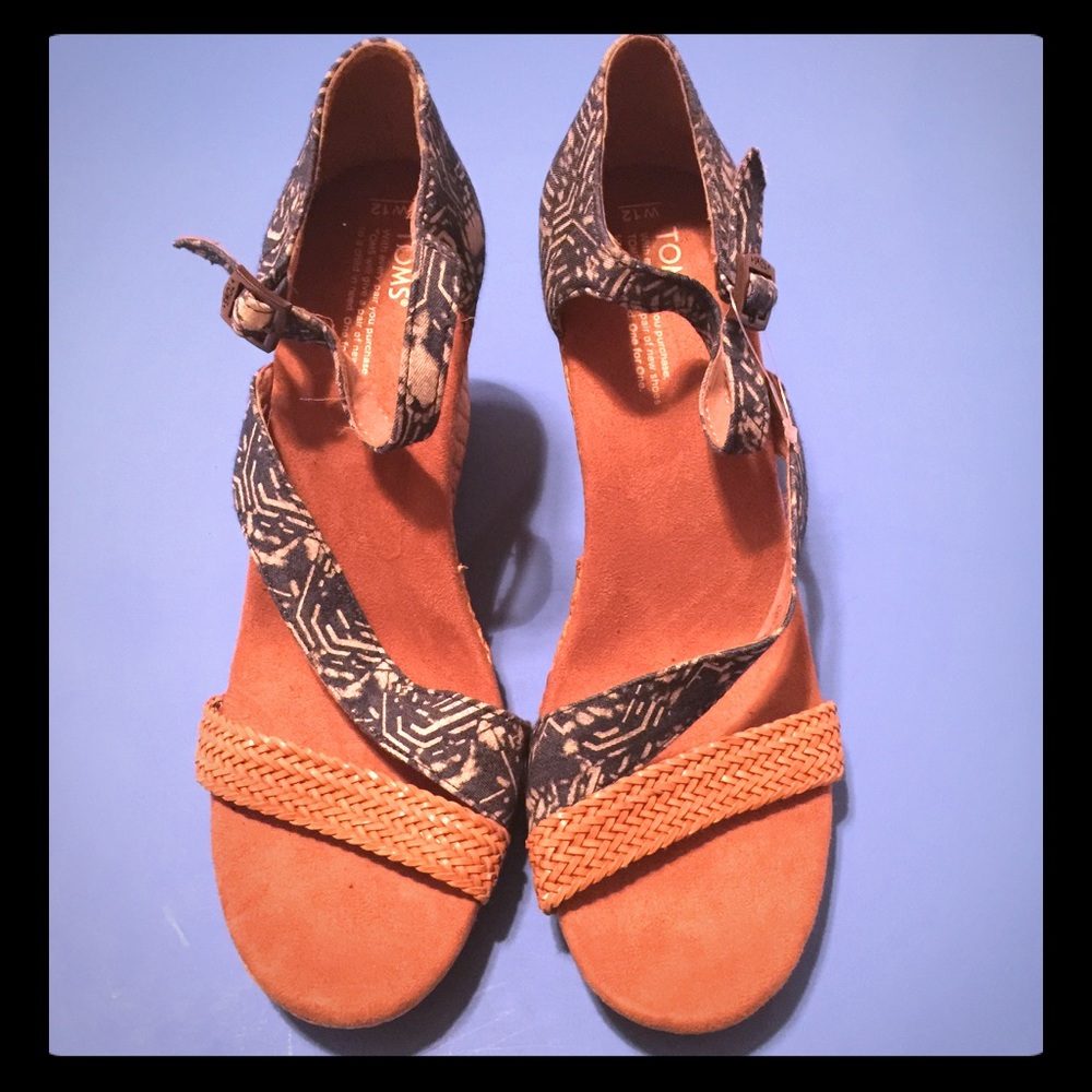 Toms Wedges NWOT