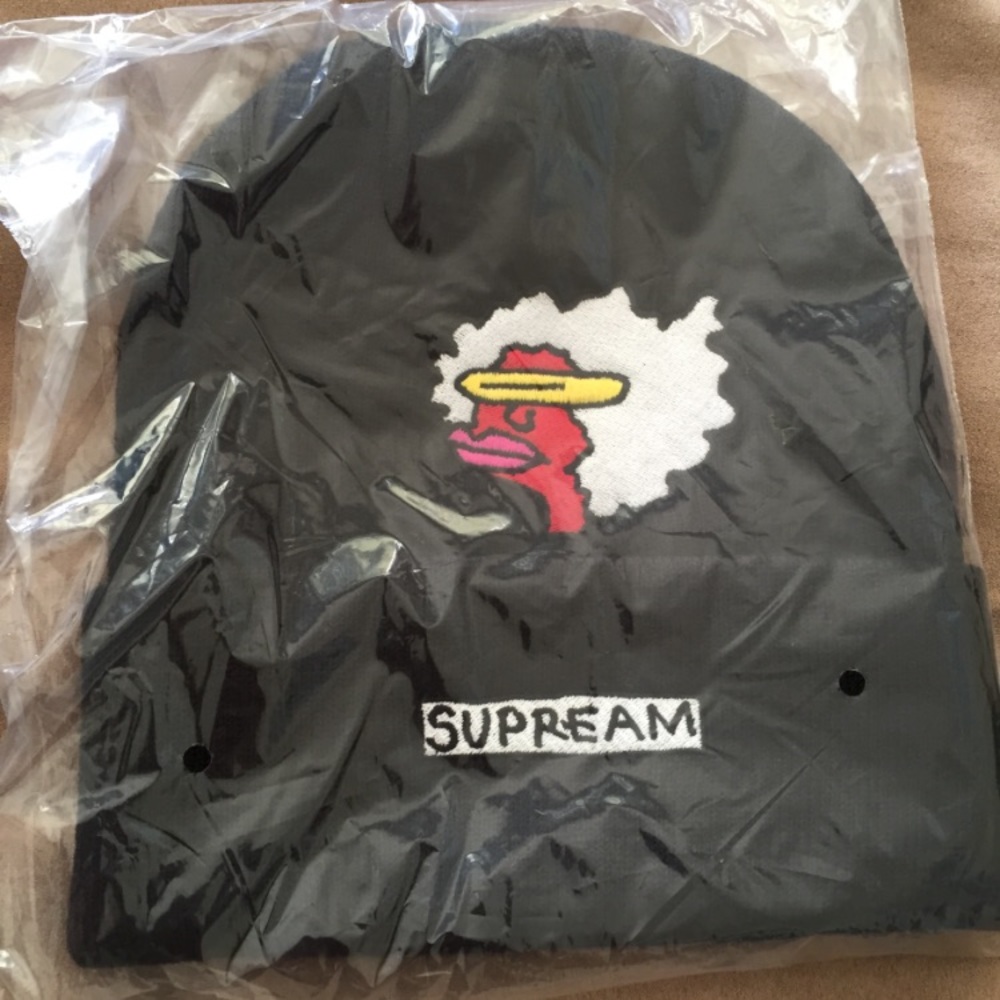 ****SOLD OFFLINE**** SUPREME - Winter Beanie