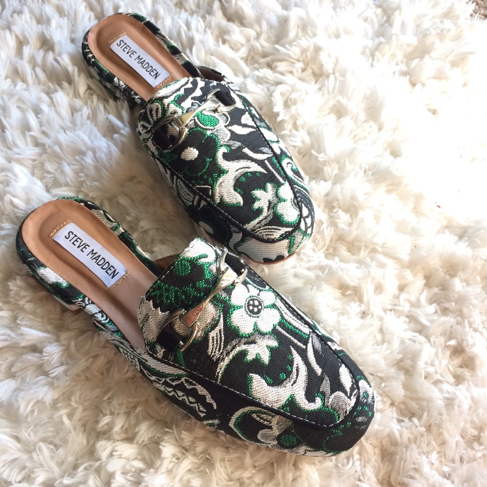 Steve Madden Chess Printed Mules - Picture 2 of 4