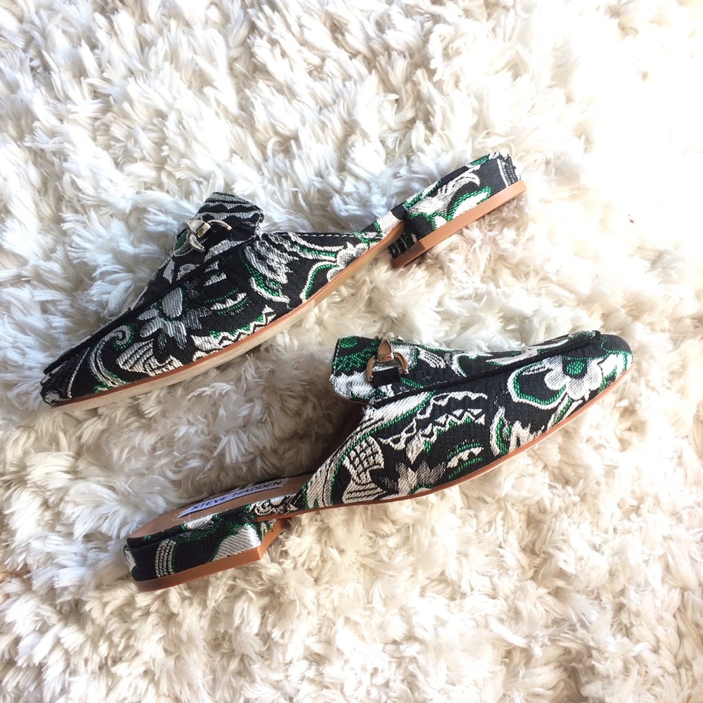 Steve Madden Chess Printed Mules - Picture 3 of 4