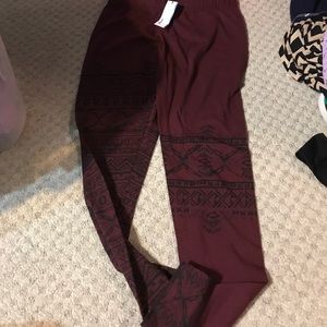 Maroon leggings!