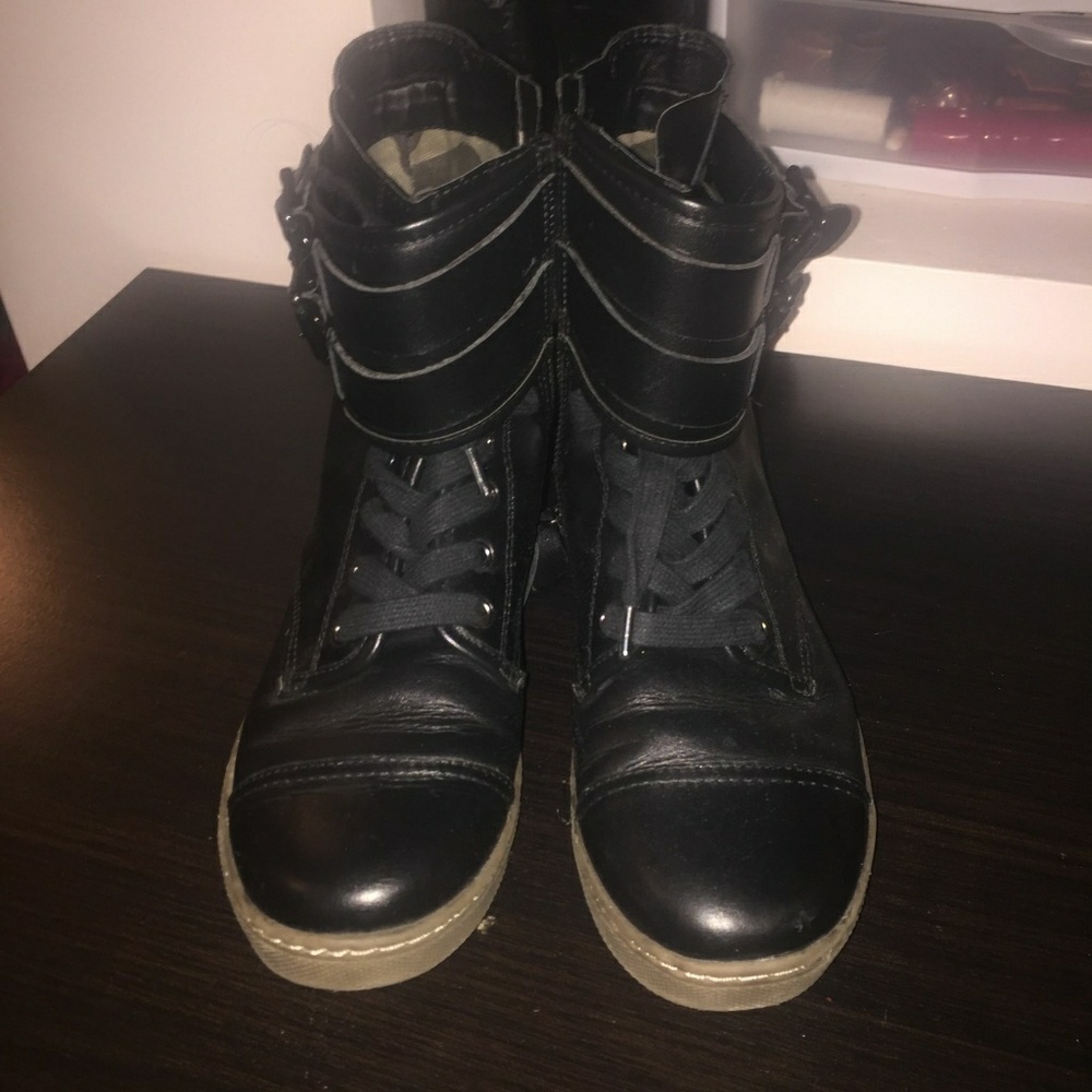 Kensie Nikko black sneakers size 6