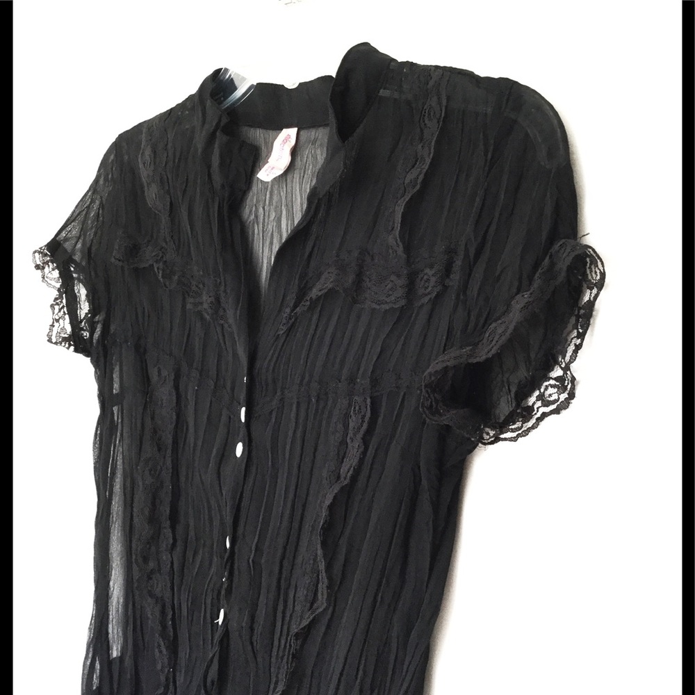 🔴💲Long black lace button up blouse