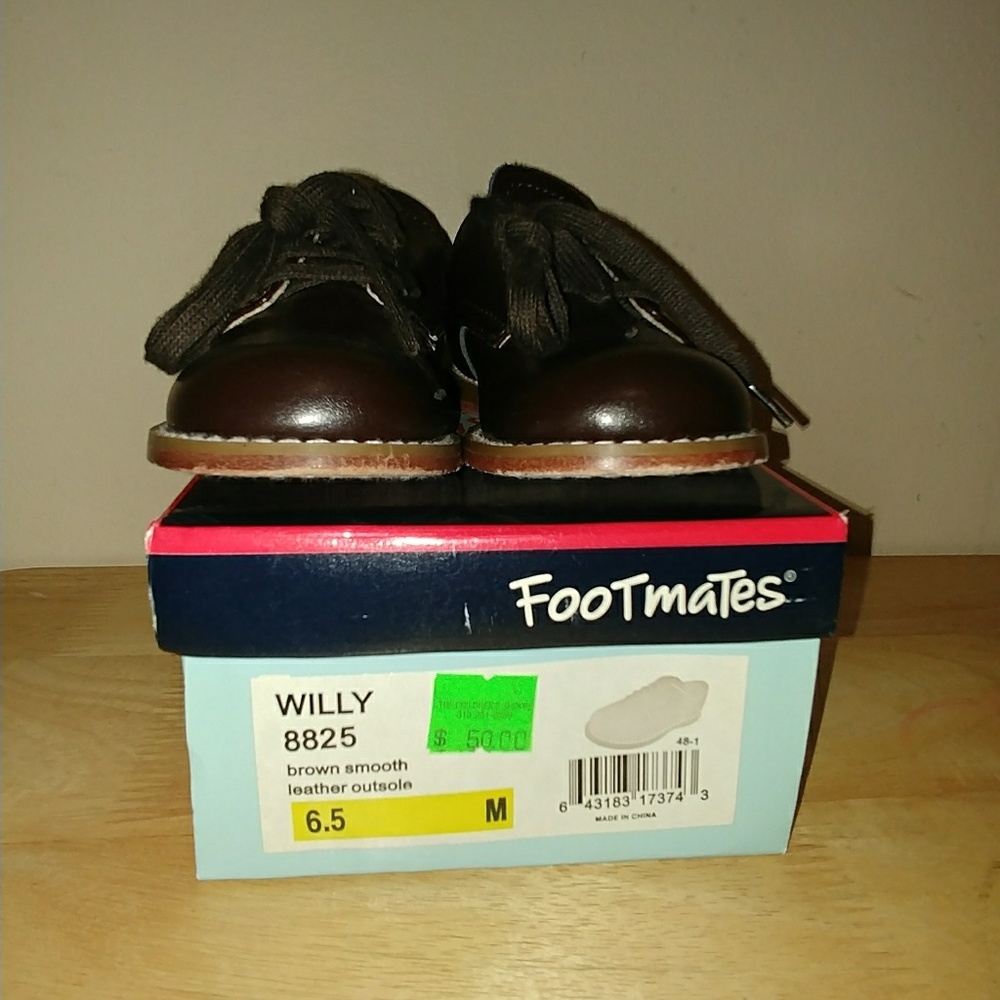 Boys toddler size 6.5 dress shoe brown leather