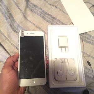 Brand new iPhone 8 256 GB 700 or 659