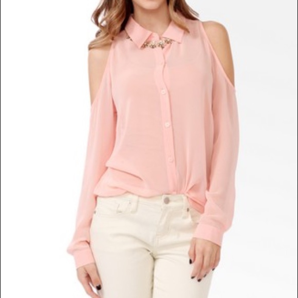 ❤️❤️Forever 21 Cold Shoulder Blouse❤️❤️