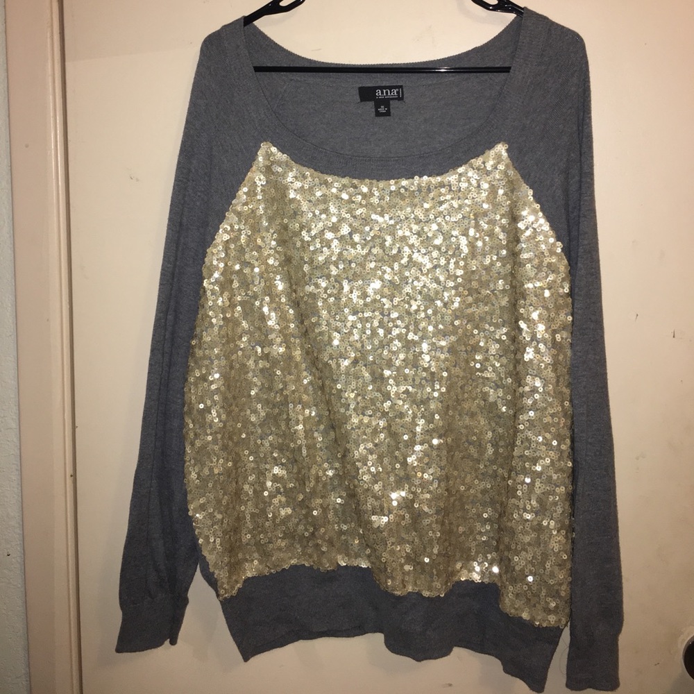 Long sleeve sequent sweater