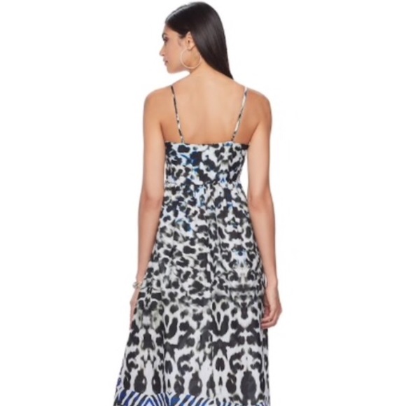 Jennifer Lopez Maxi dress. - Picture 2 of 5