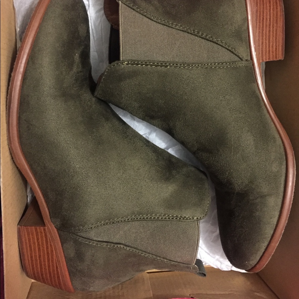 Ankle booties