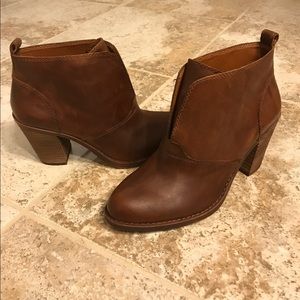 NWOT Lucky brand leather booties NWOT