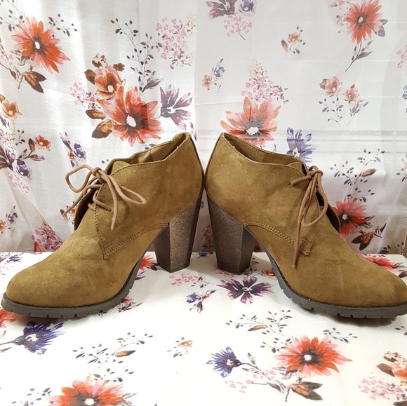 Heeled booties - Picture 3 of 5