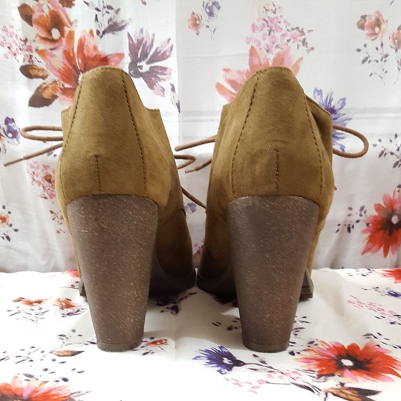 Heeled booties - Picture 4 of 5