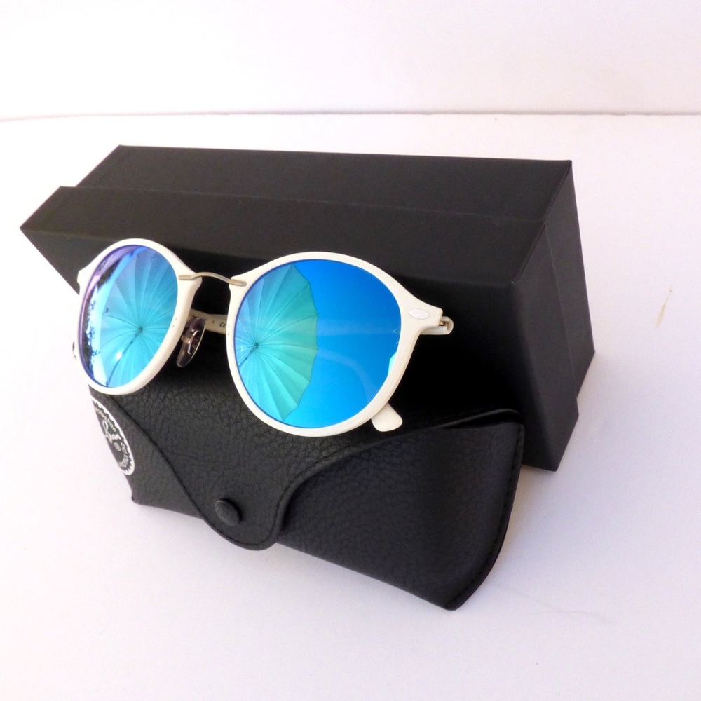 SOLD 100% Authentic White Ray-Ban Sunglasses! - Picture 2 of 8