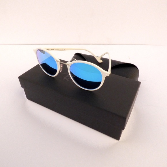 SOLD 100% Authentic White  Ray-Ban Sunglasses! - Picture 4 of 8