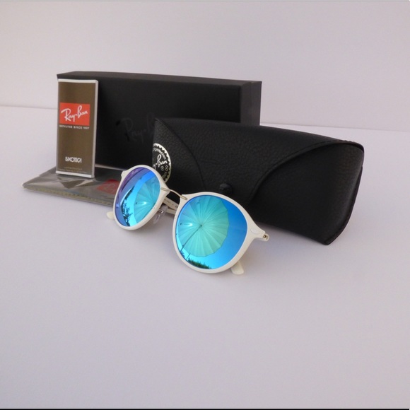SOLD 100% Authentic White  Ray-Ban Sunglasses! - Picture 5 of 8