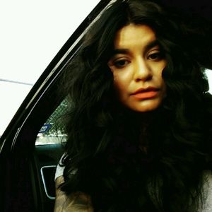 Meet your Posher, Mayra