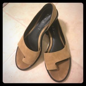 Women’s sandals