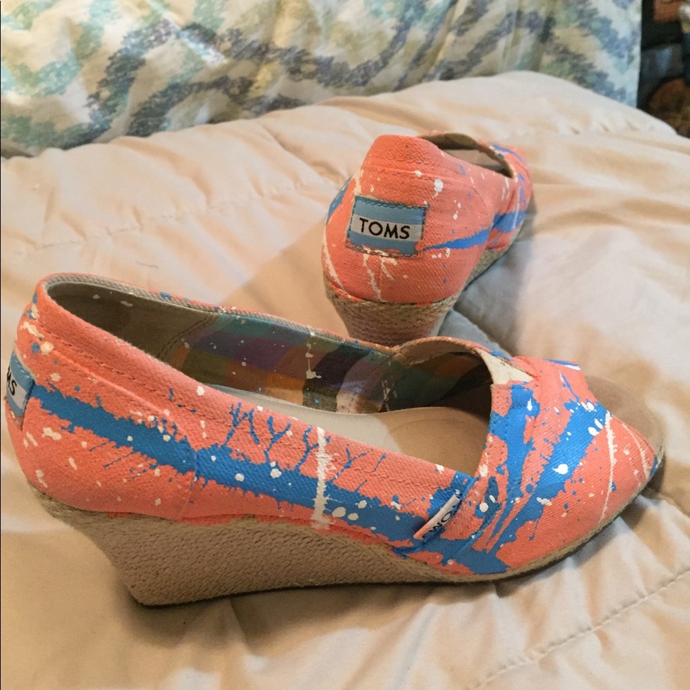 Toms open toe wedges
Size 8